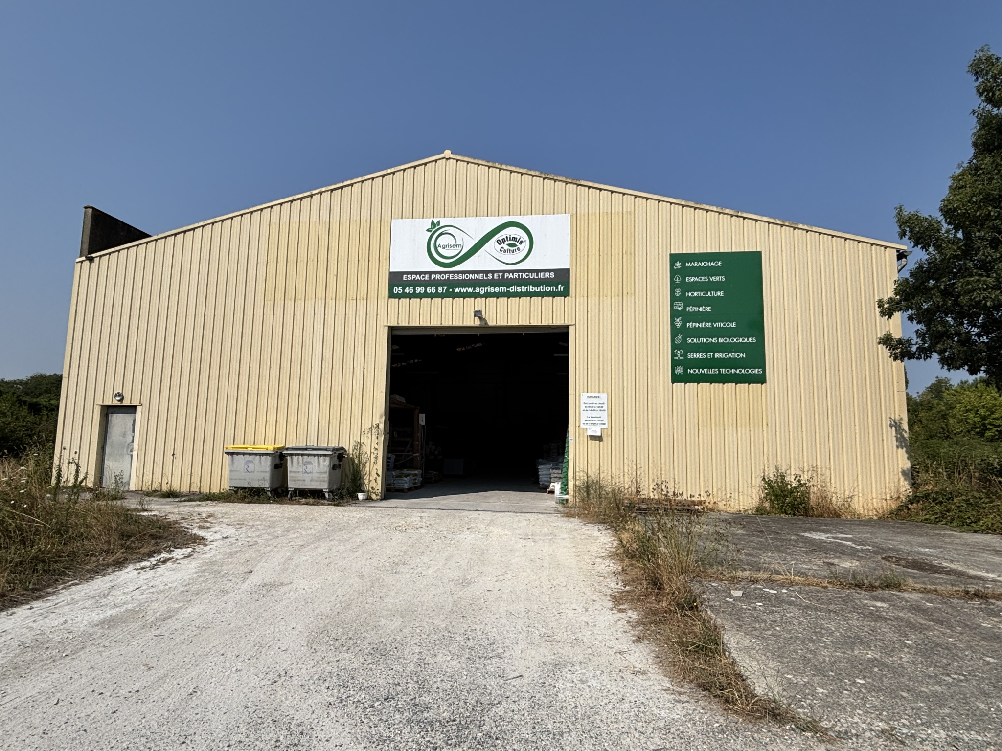 Local d'activité à louer à Tonnay charente, 320 m², 8 pièces – photo 1 sur 8