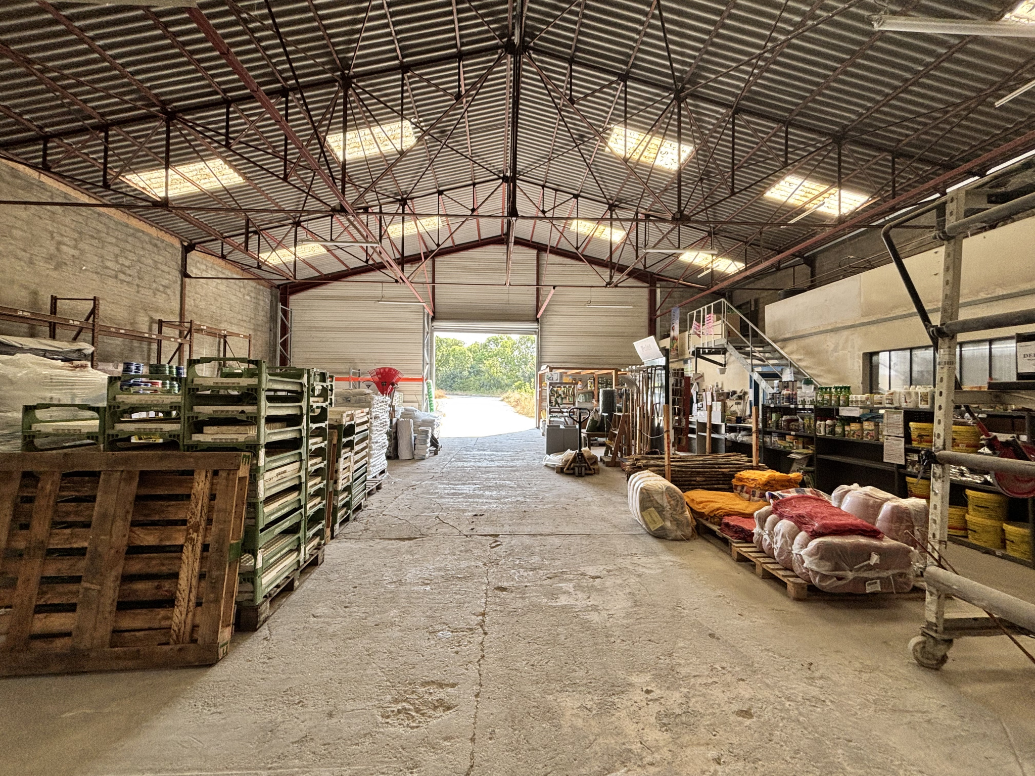 Local d'activité à louer à Tonnay charente, 320 m², 8 pièces – photo 3 sur 8